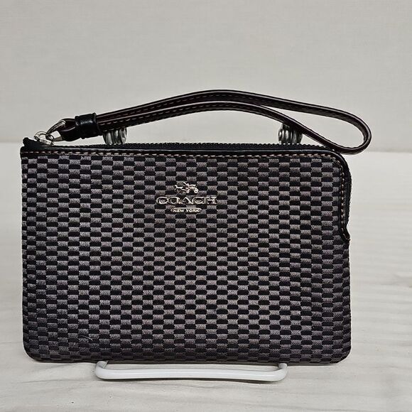 Coach Handbags - COACH CHECKERED WRISTLET BFPM-02-323